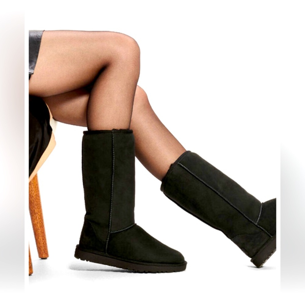 UGG’s classic tall- in black